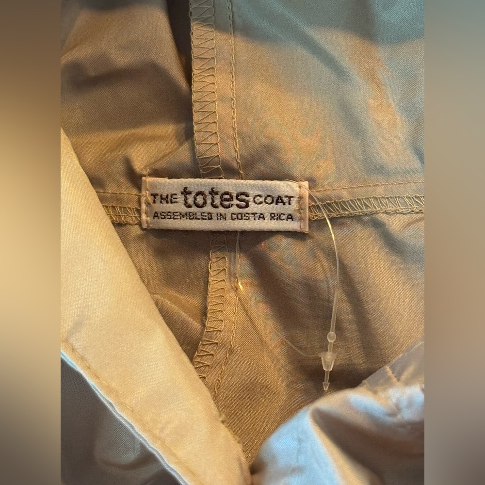 Totes Cream Hooded Trench rain coat. - Picture 8 of 8
